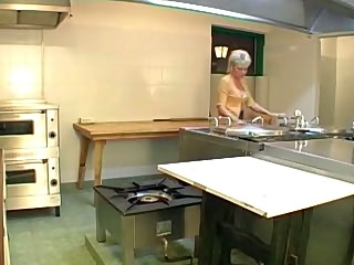 MATURE SLUT